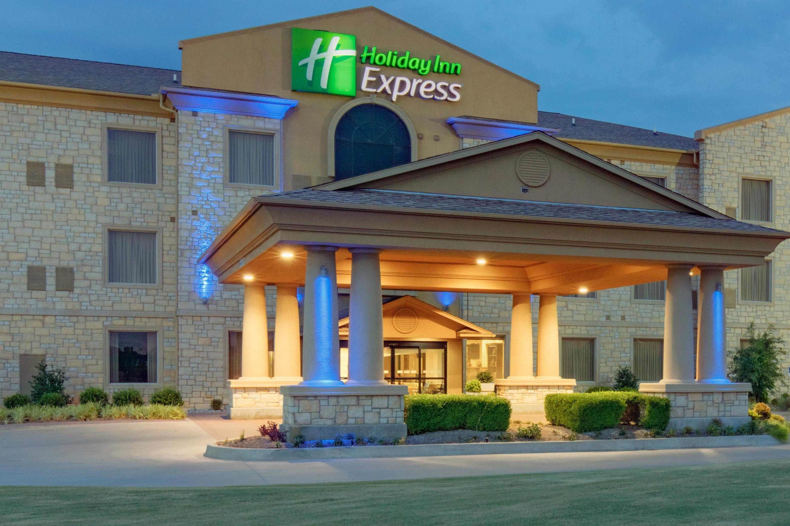 holiday-inn-express-and-suites-oklahoma-city-6110615889-3x2